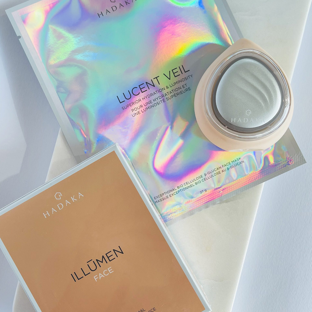 ILLŪMEN LED light therapy beauty hand held device